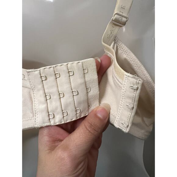 Lane Bryant Cacique 42D Lightly Lined T-Shirt Beige Bra Underwire Molded Cups - Picture 12 of 13